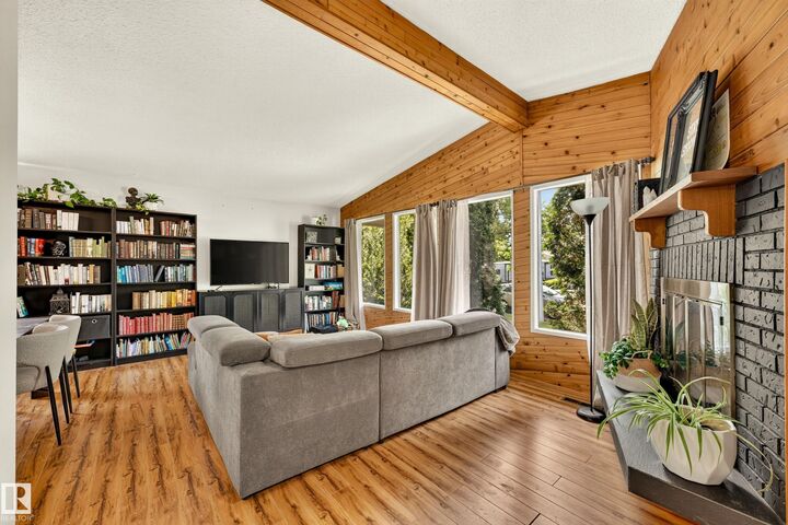 Property Photo: 24 Addison Crescent AB T8N 2S1