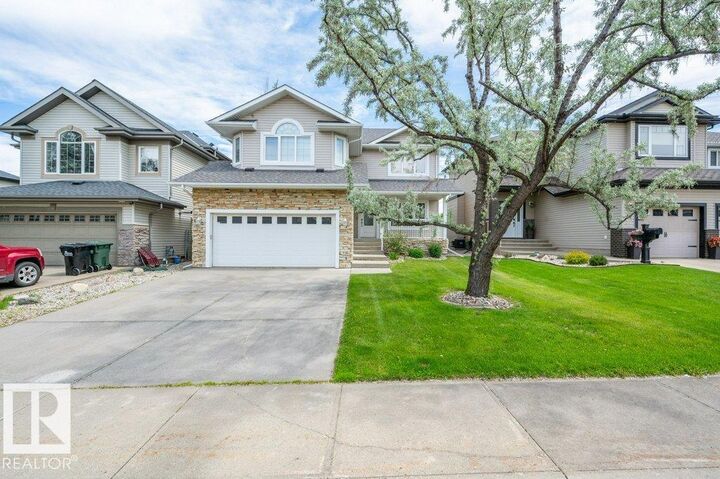 Property Photo:  33 Chatwin Road  AB T8H 2S7 
