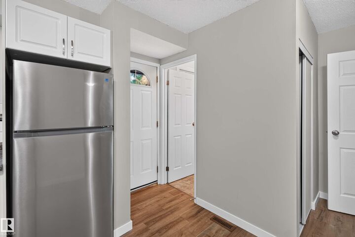 Property Photo:  117 Habitat Crescent NW  AB T5A 3K8 