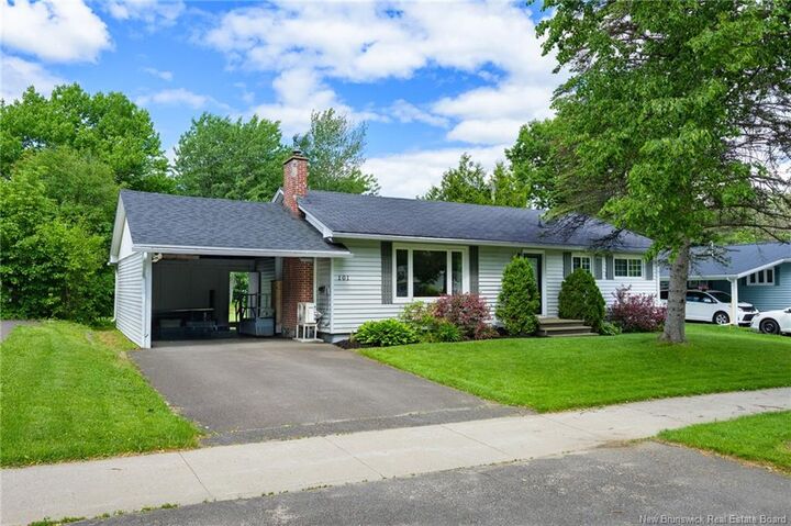 Property Photo:  101 Dover Crescent  NB E3B 4T8 
