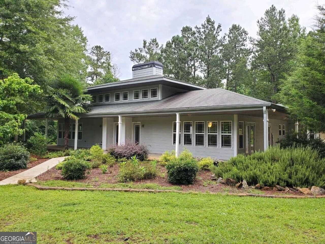 Property Photo:  207 Steeplechase  GA 30204 