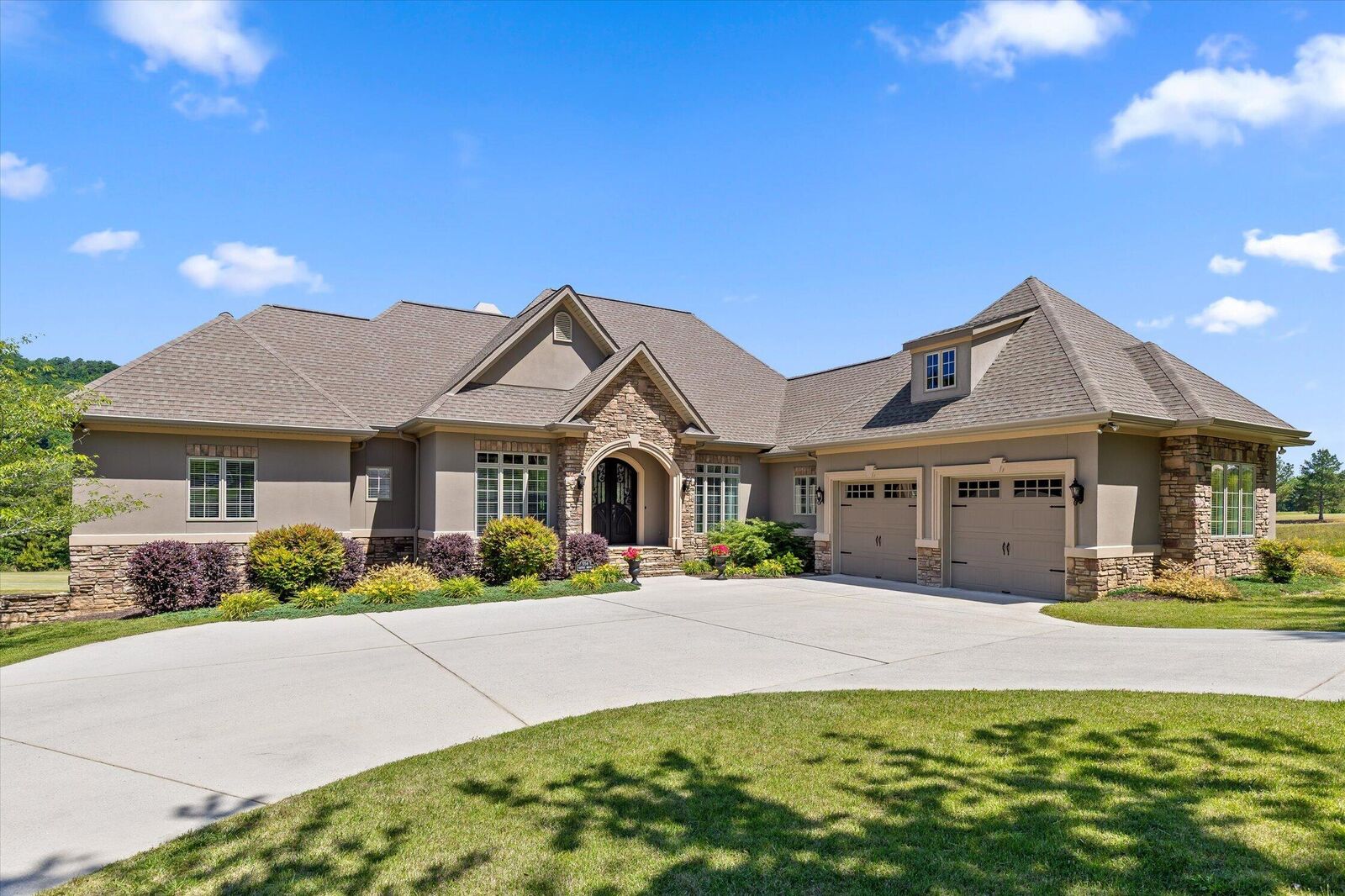 Property Photo:  554 Castle Drive  GA 30752 