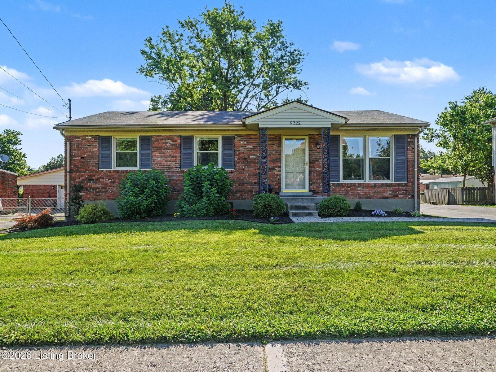 Property Photo: 9322 Fairground Rd KY 40291
