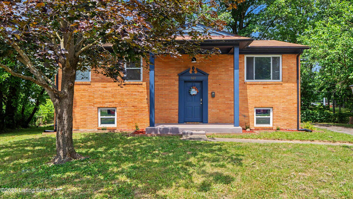 Property Photo: 619 Mockingbird Dr IN 47130