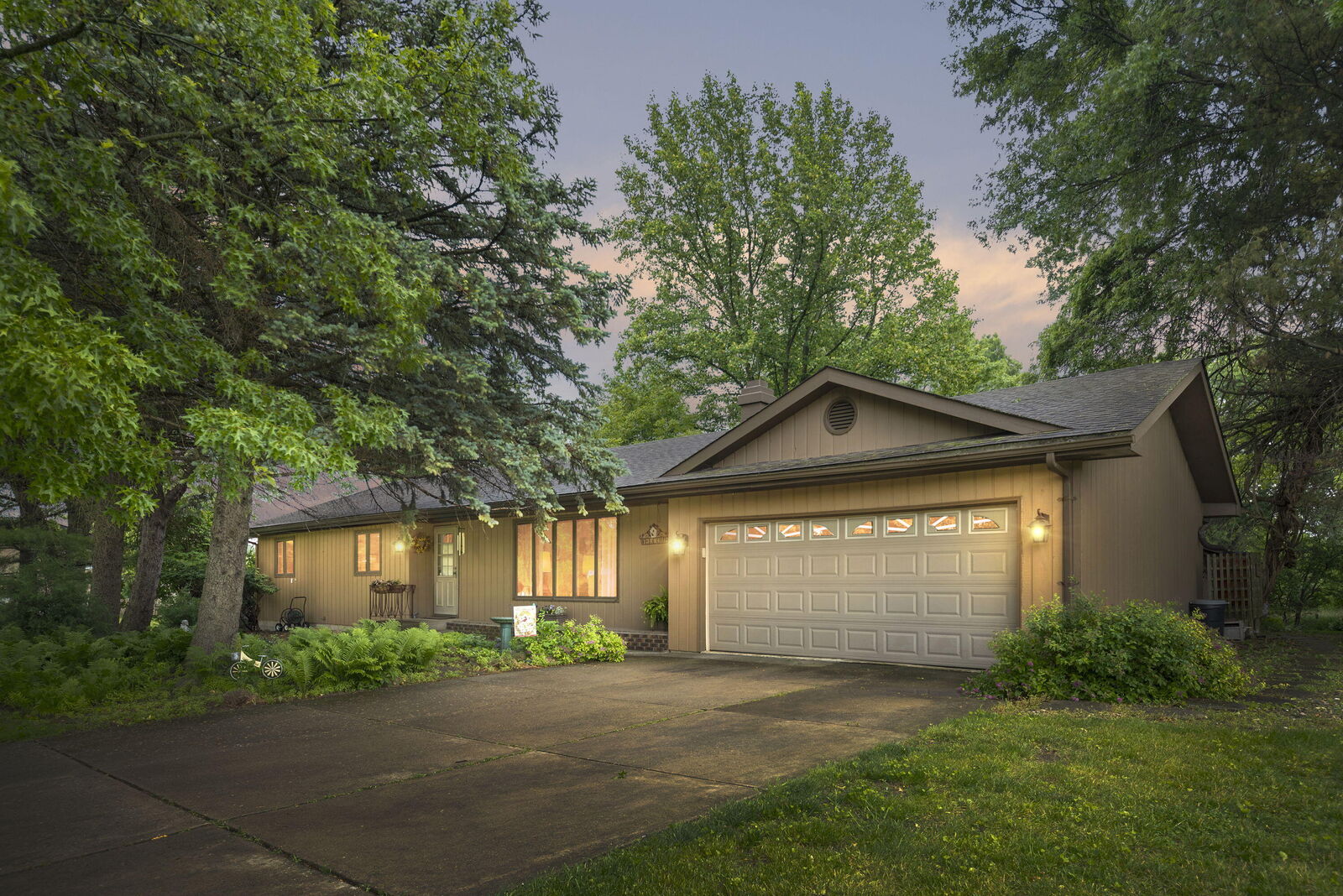 Property Photo: 9977 W 93rd Avenue IN 46373