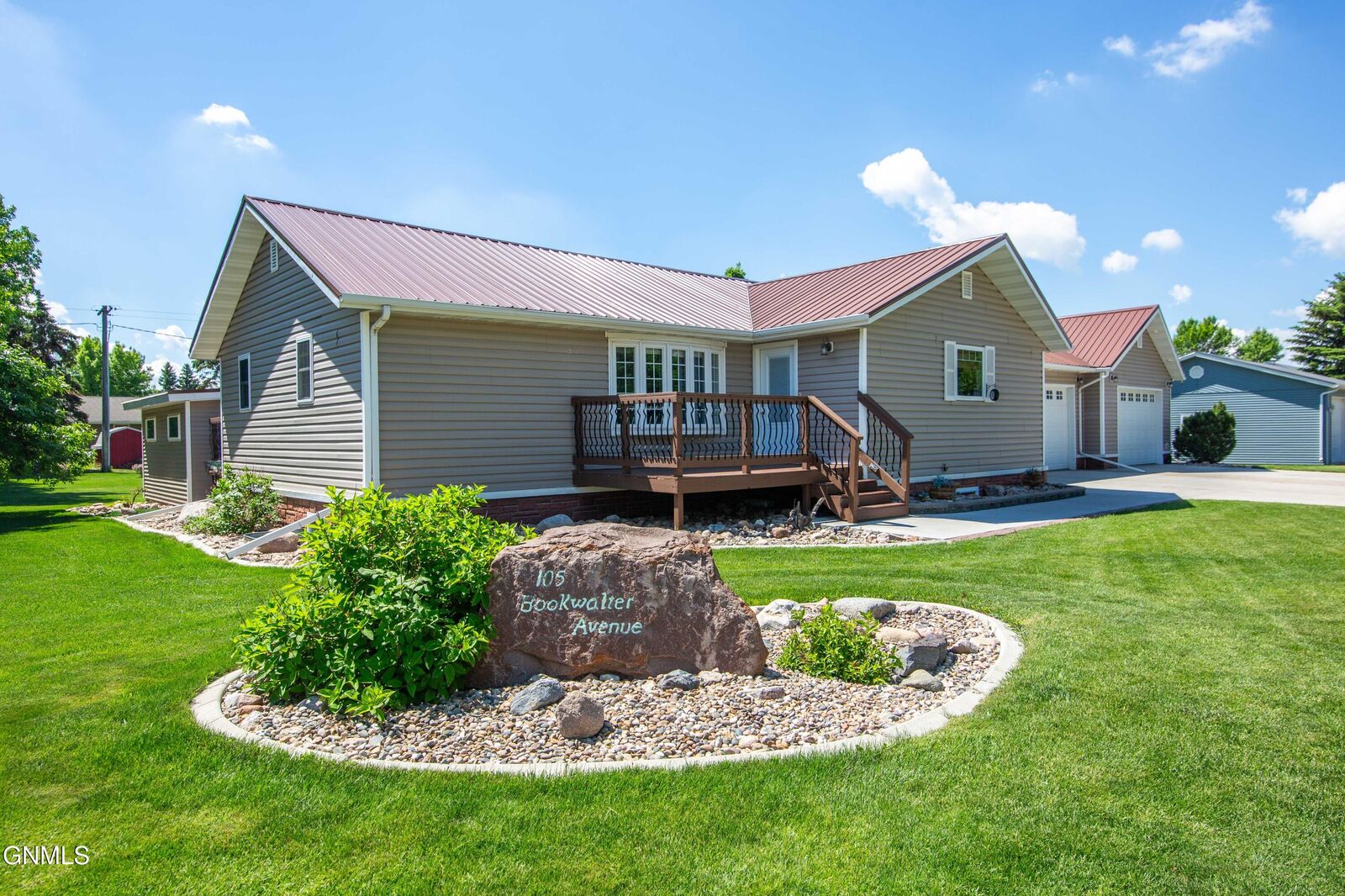Property Photo:  105 Bookwalter Avenue  ND 58579 