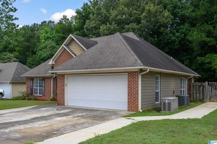Property Photo:  421 Summerchase Drive  AL 35040 