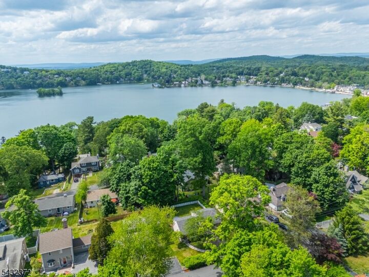 Property Photo: 26 Lakeview Rd NJ 07871