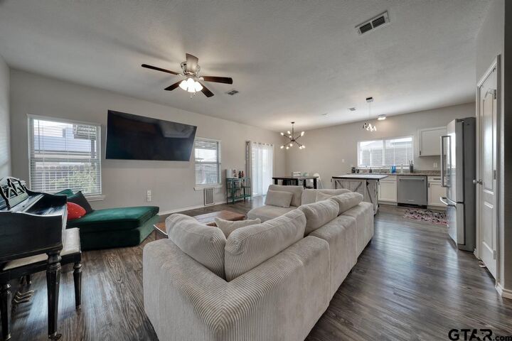 Property Photo:  306 Ruffin Road  TX 75147 