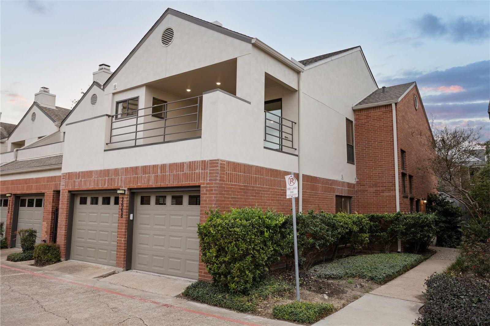 Property Photo:  2668 Bering Drive 2668  TX 77057 