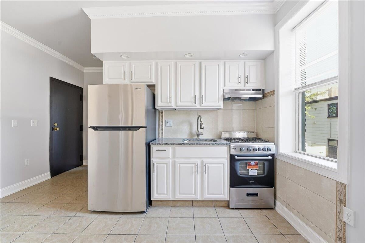 Property Photo: 3-5 Potter Pl 5B NJ 07086