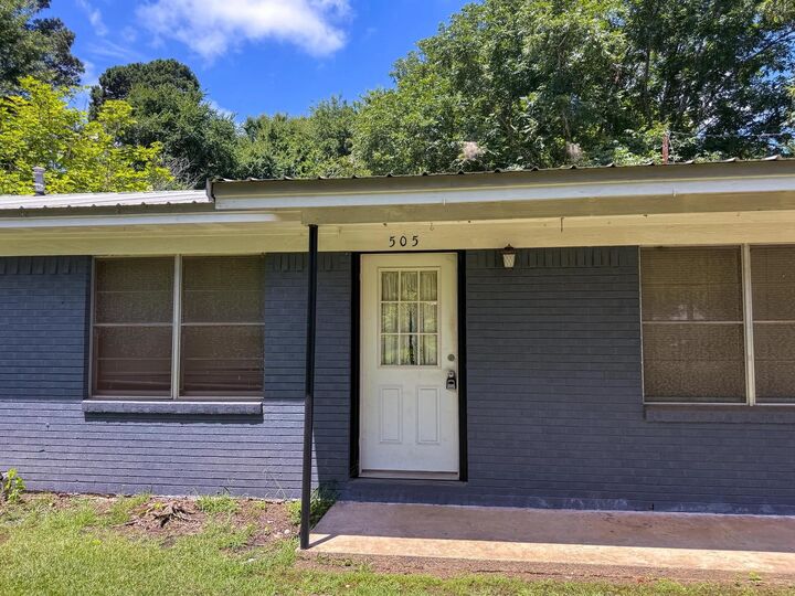 Property Photo:  505 Pinecrest Dr  TX 75630 