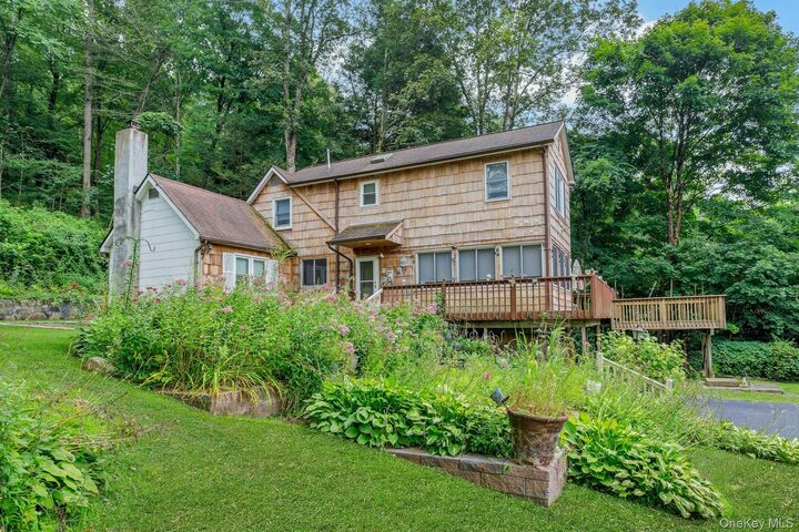 Property Photo:  934 Peekskill Hollow Road  NY 10579 