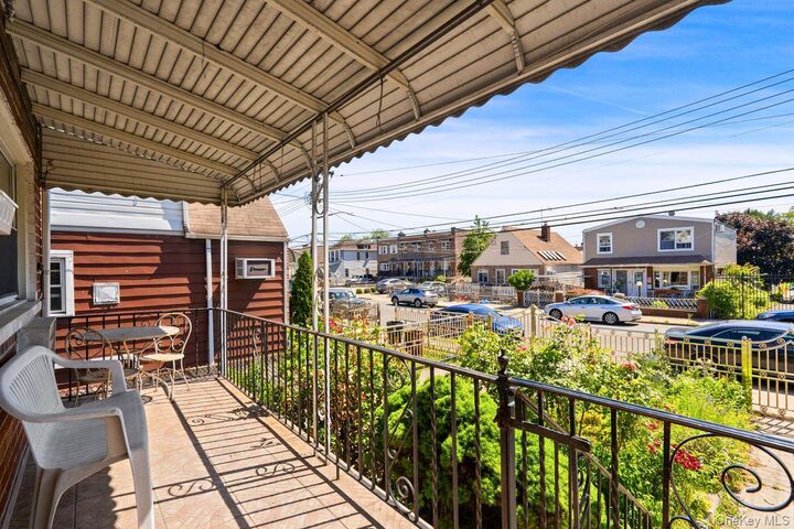 Property Photo:  1056 Swinton Avenue  NY 10465 
