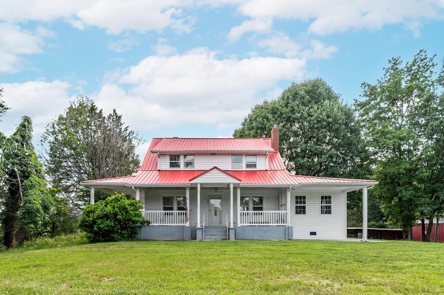 Property Photo: 1560 Quarles Road VA 24174