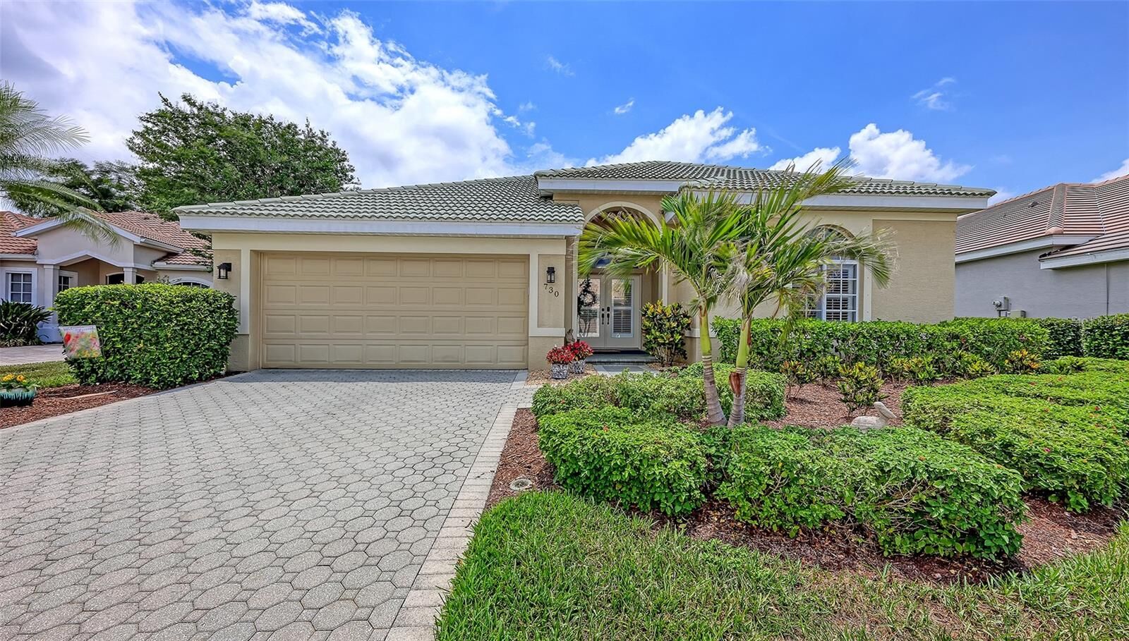 Property Photo:  730 Fordingbridge Way  FL 34229 