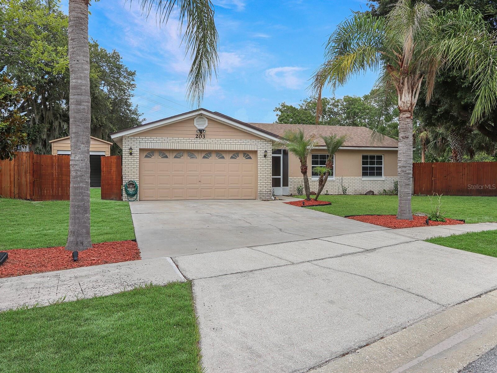 Property Photo: 203 Sweetgum FL 32708