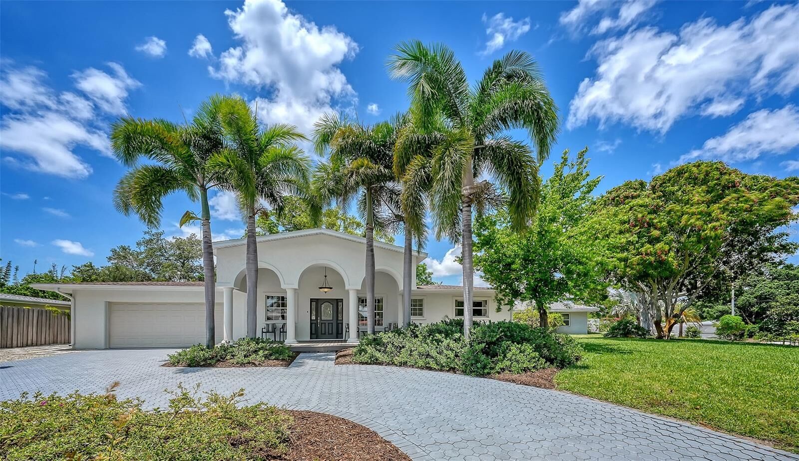 Property Photo:  2465 Foster Lane  FL 34239 