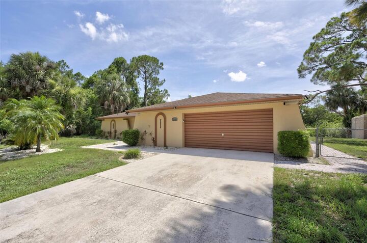 Property Photo:  2199 Bendway Drive  FL 33948 