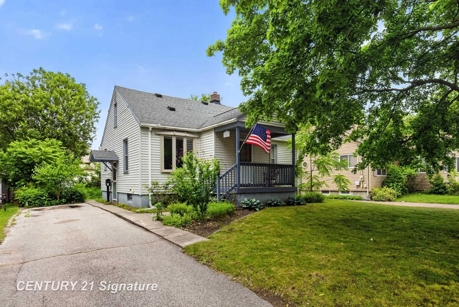 Property Photo:  1907 James Street  MI 48732 