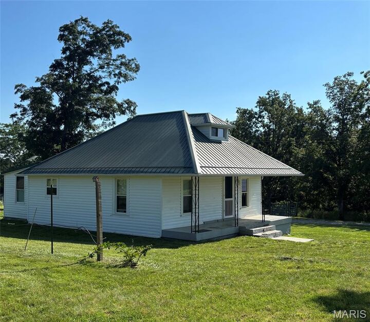 Property Photo:  9197 State Highway Zz  MO 63751 