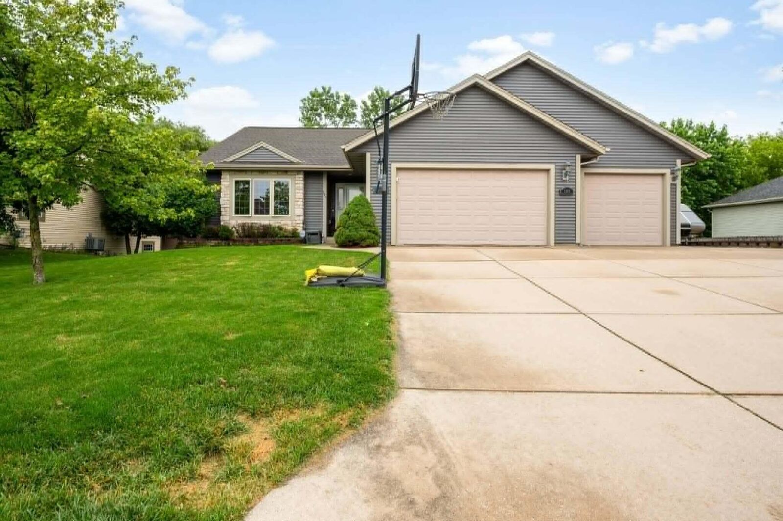 Property Photo: 203 Jenna Ct WI 53098