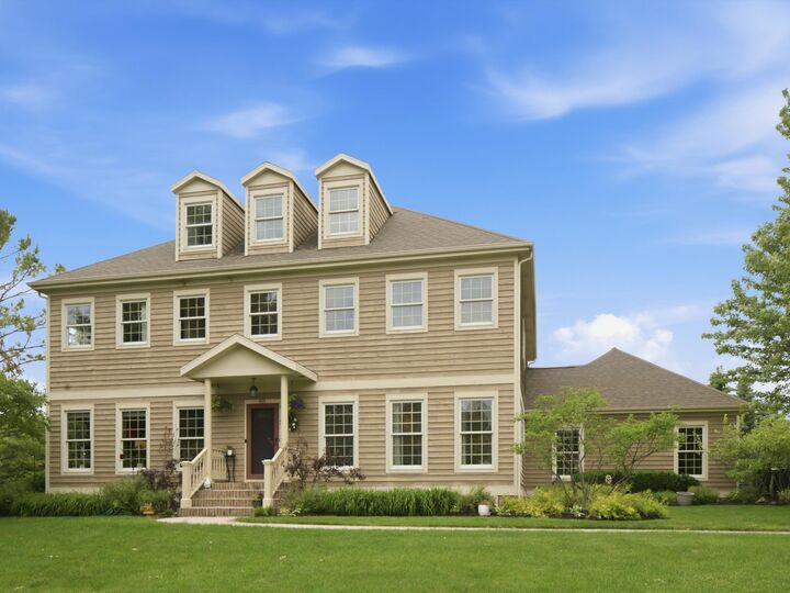 Property Photo: 615 Treehouse Pkwy WI 53044
