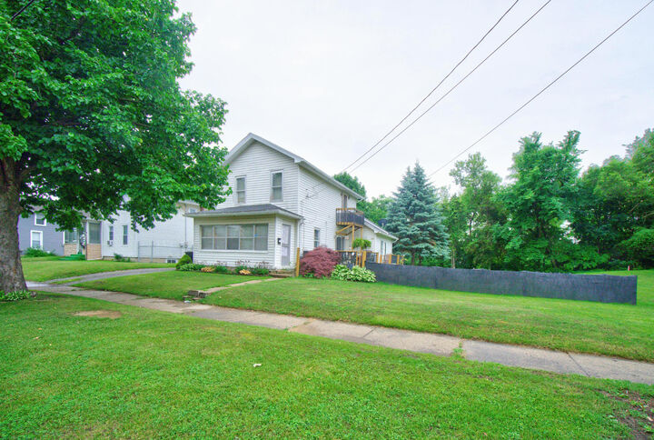 Property Photo:  663 Oakhill Avenue  MI 49201 