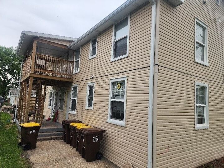 Property Photo: 2304 S 4th Street IL 61104