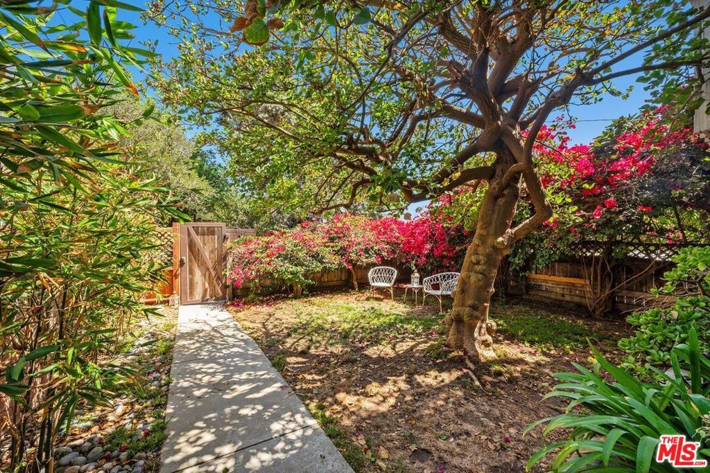 Property Photo: 19 Sunset Avenue 3 CA 90291