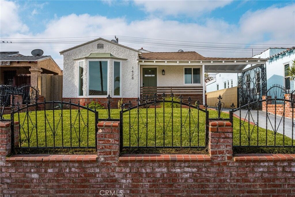 Property Photo:  1428 W 89th Street  CA 90047 