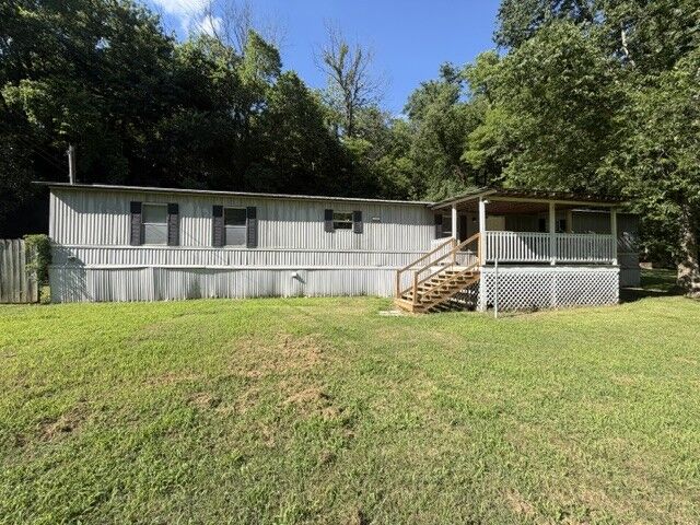Property Photo: 1040 Chestnut Rd TN 37015