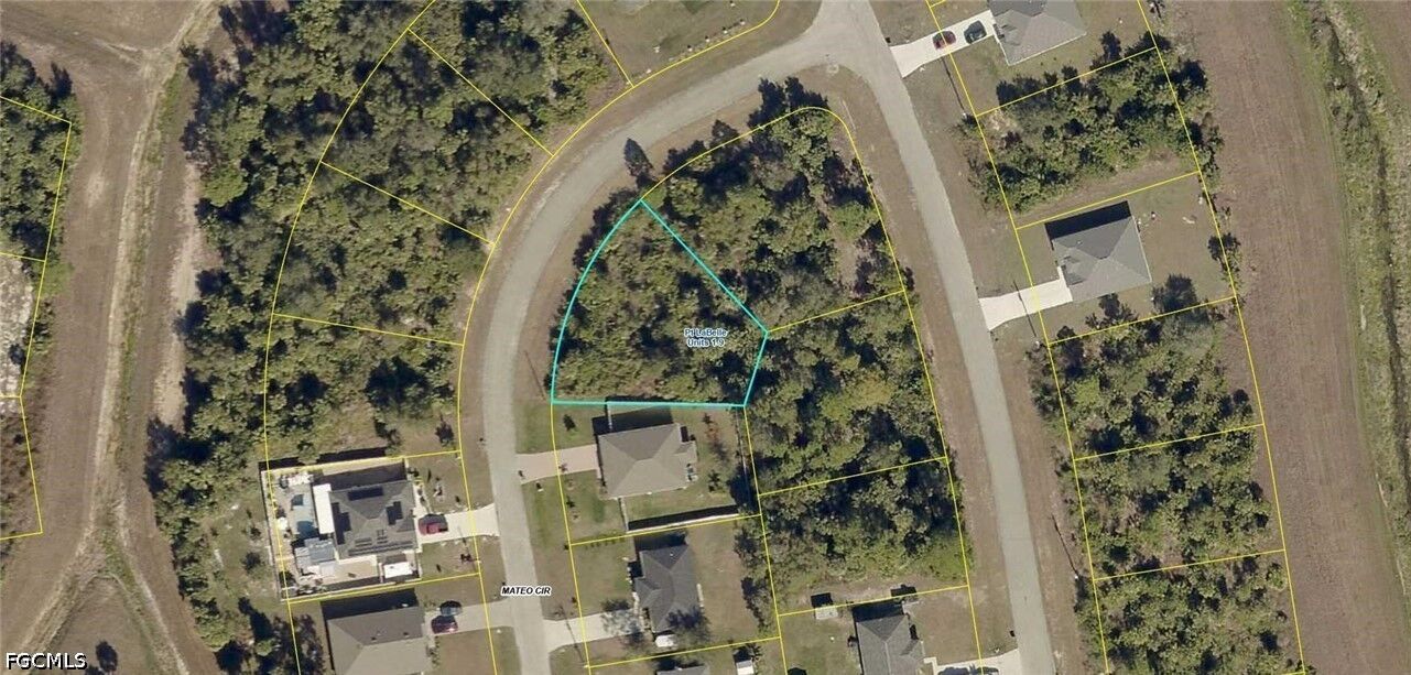 Property Photo:  5018 Mateo Circle  FL 33935 
