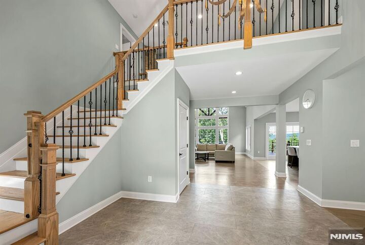 Property Photo: 5 Vernon View Drive NJ 07418