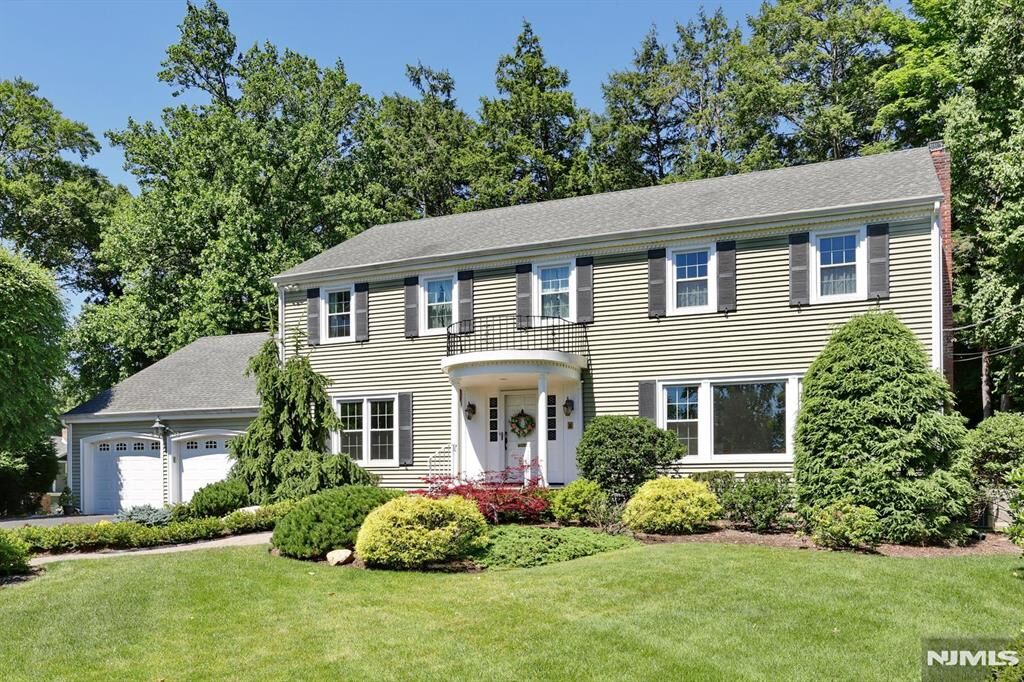 Property Photo:  543 Hague Court  NJ 07649 