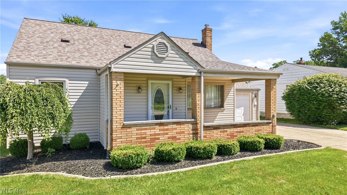 Property Photo:  245 Manor Avenue  OH 44471 