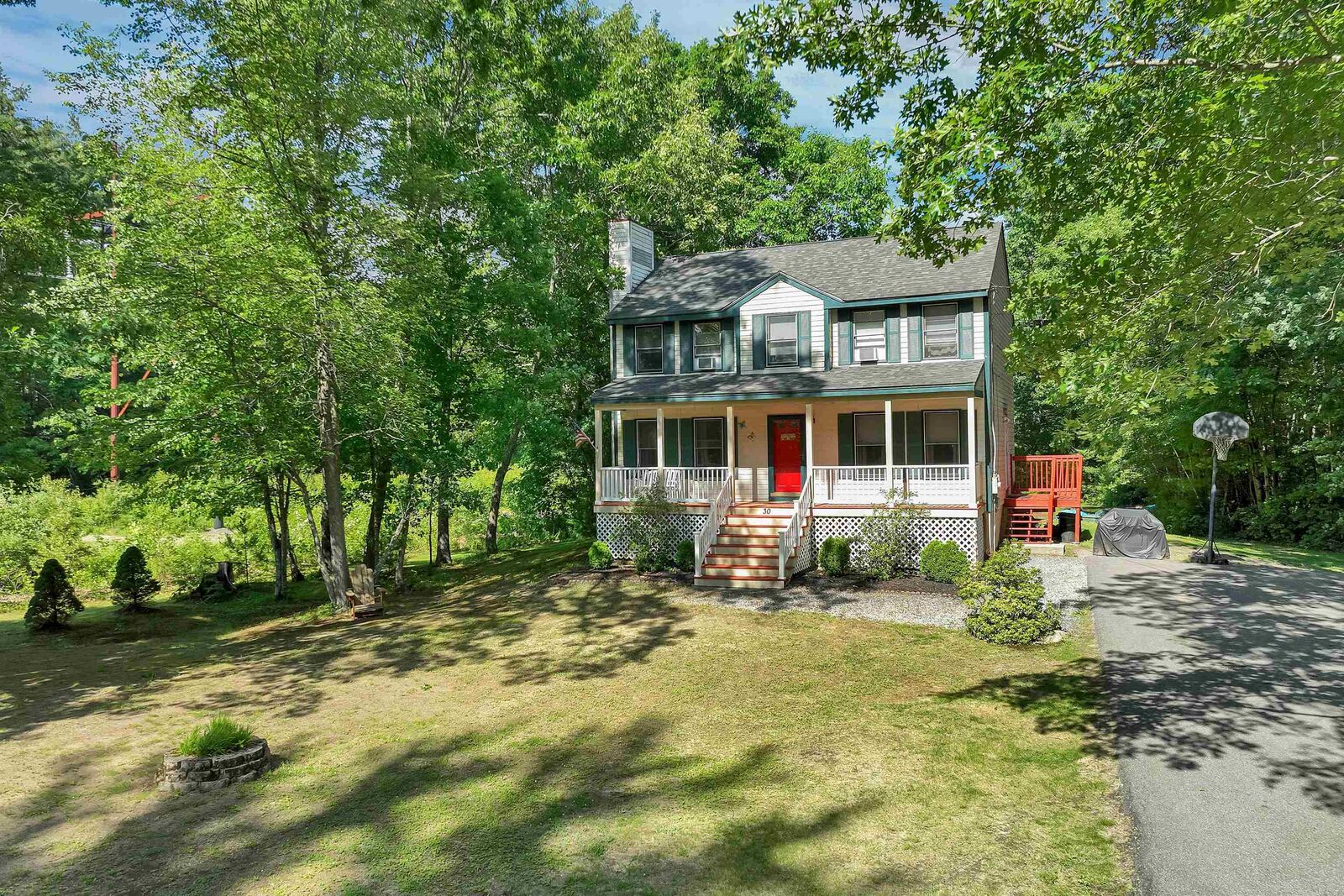 Property Photo: 30 Brickyard Drive NH 03052