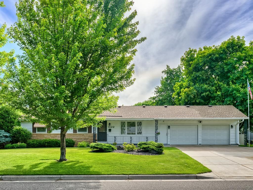 Property Photo:  1422 10th Avenue  MN 55303 