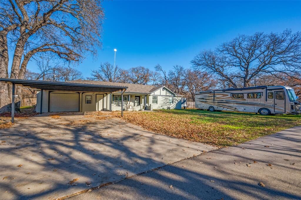 Property Photo:  7160 Jay Lane  TX 76020 