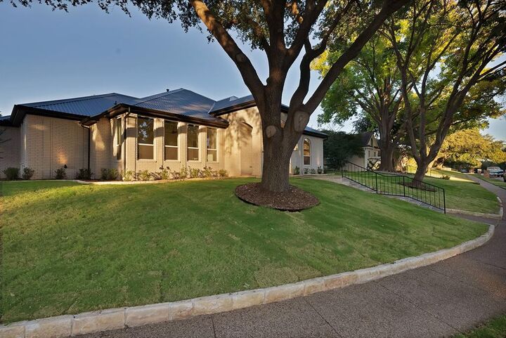 Property Photo: 1913 Crockett Circle TX 75038