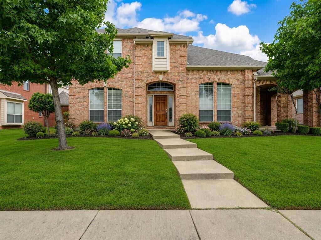 Property Photo:  1041 Crystal Lake Drive  TX 75036 