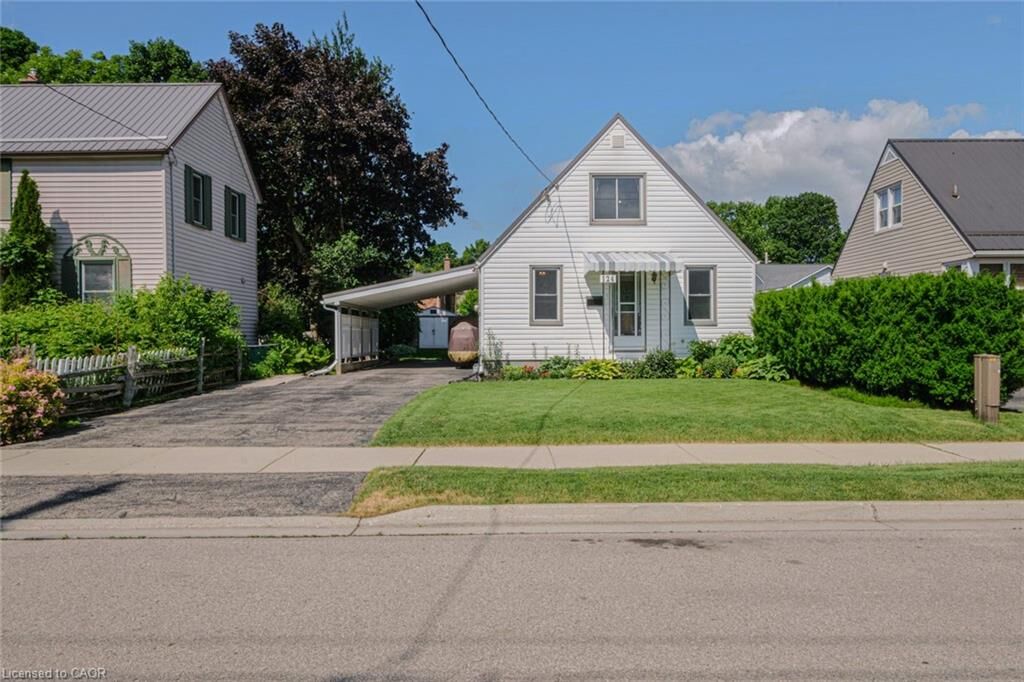 Property Photo:  124 Orchard Avenue  ON N3Y 3H3 