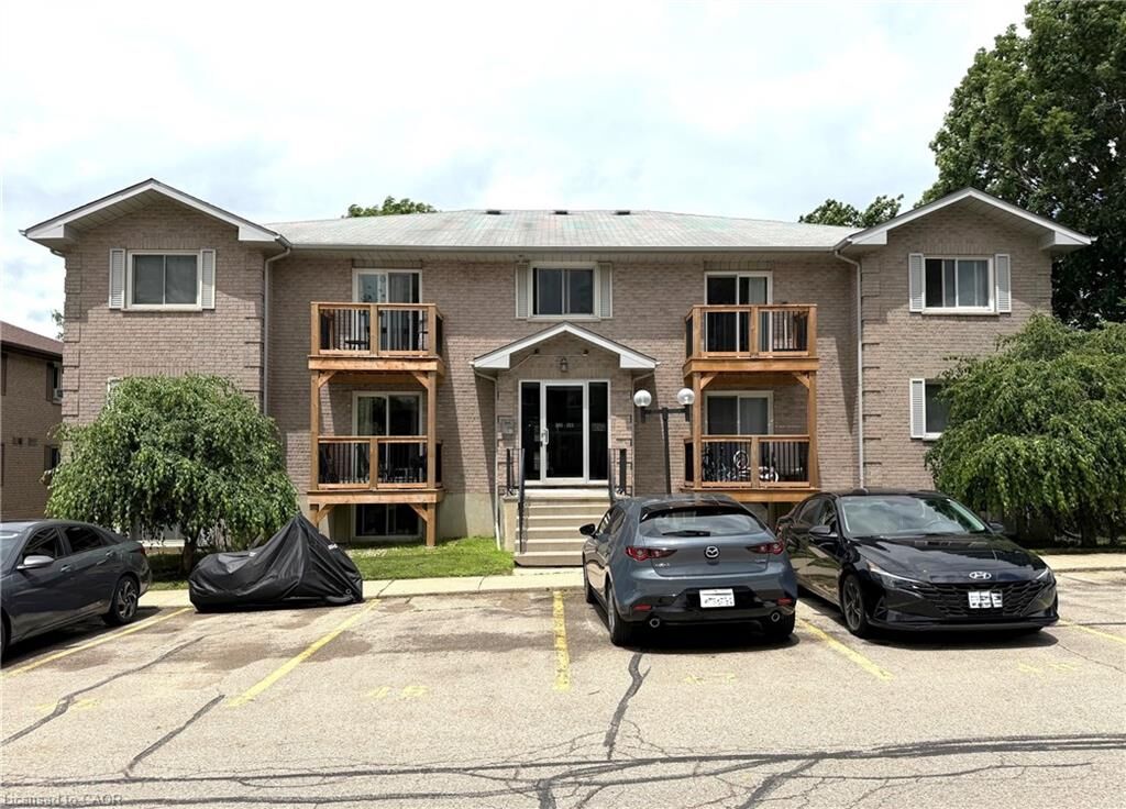 Property Photo: 266 Overlea Drive 206 ON N2M 5N2