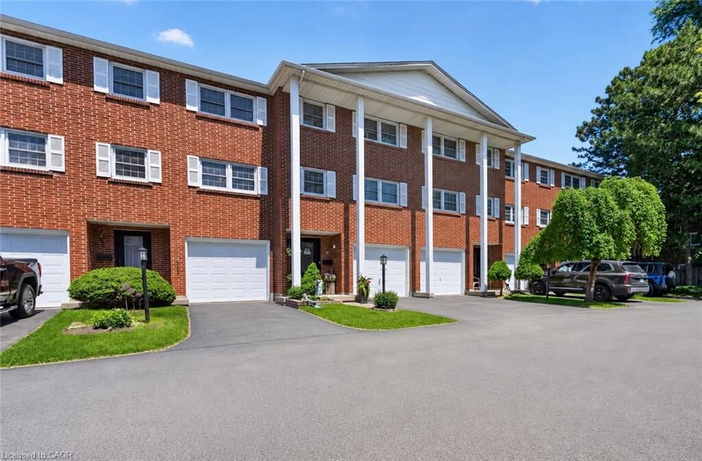 Property Photo:  91 Livingston Avenue 4  ON L3M 1L4 