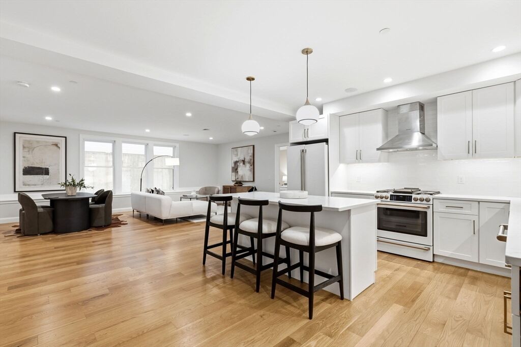 Property Photo:  40 Westmoreland Street 5  MA 02124 