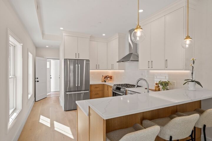 Property Photo:  326 Lowell Street 2  MA 02145 