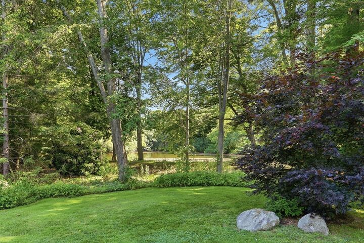 Property Photo:  6 Oakmount Circle  MA 02420 