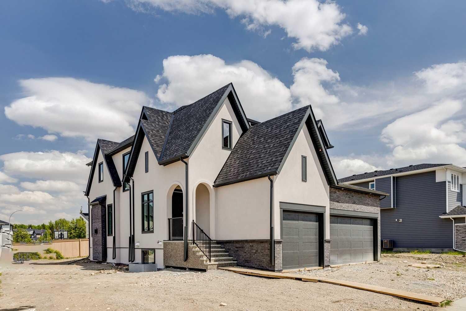 Property Photo:  2 Rock Lake View NW  AB T3G 0G1 