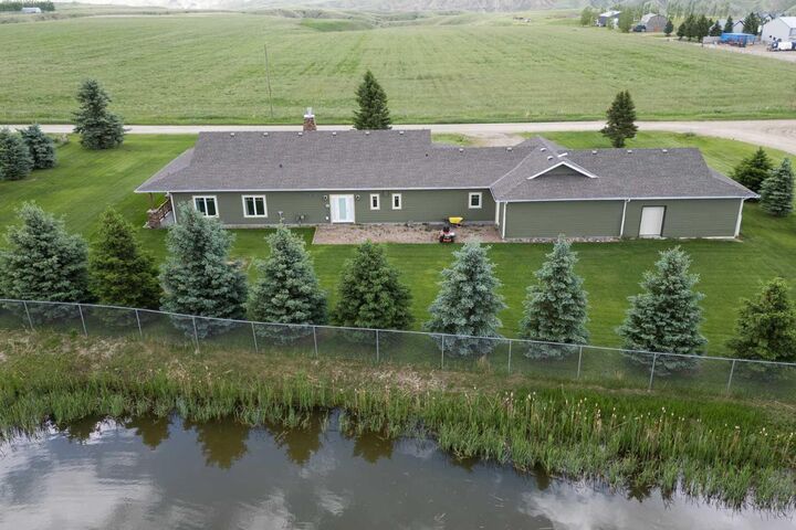 Property Photo: 100054 RR 21-5A AB T0K 0T0
