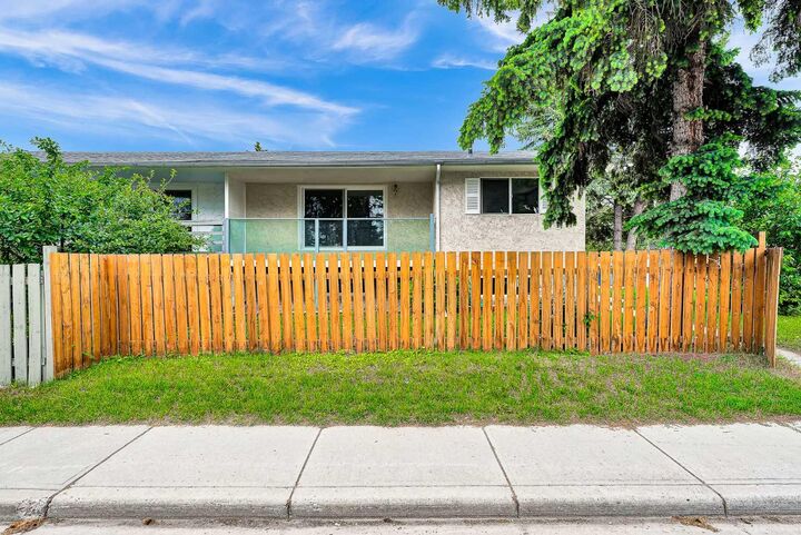 Property Photo: 3820 14 Avenue SE AB T2A 0K3